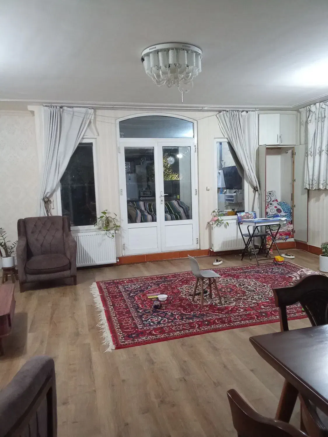 آپارتمان۸۶ متر/ محدوده خیام/دو بر نور/طبقه اول|فروش آپارتمان|بروجن, |دیوار