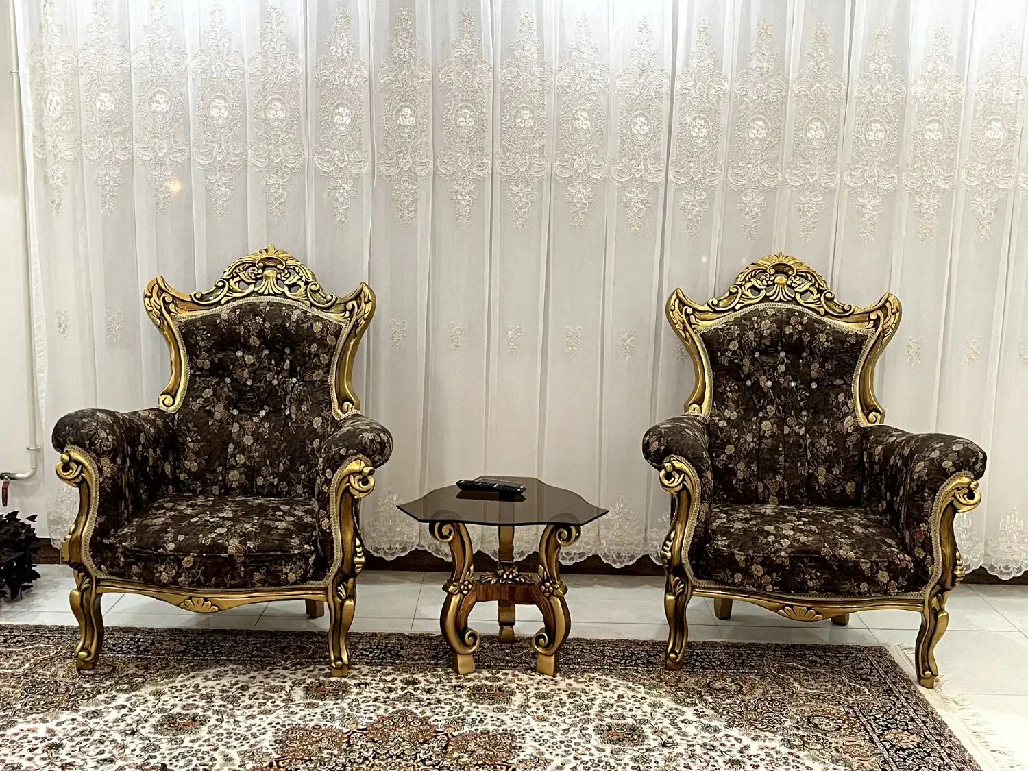 فروش مبل سلطنتی کارکرده ۹ نفره با جلو مبلی و عسلی|مبلمان خانگی و میز عسلی|مریوان, |دیوار