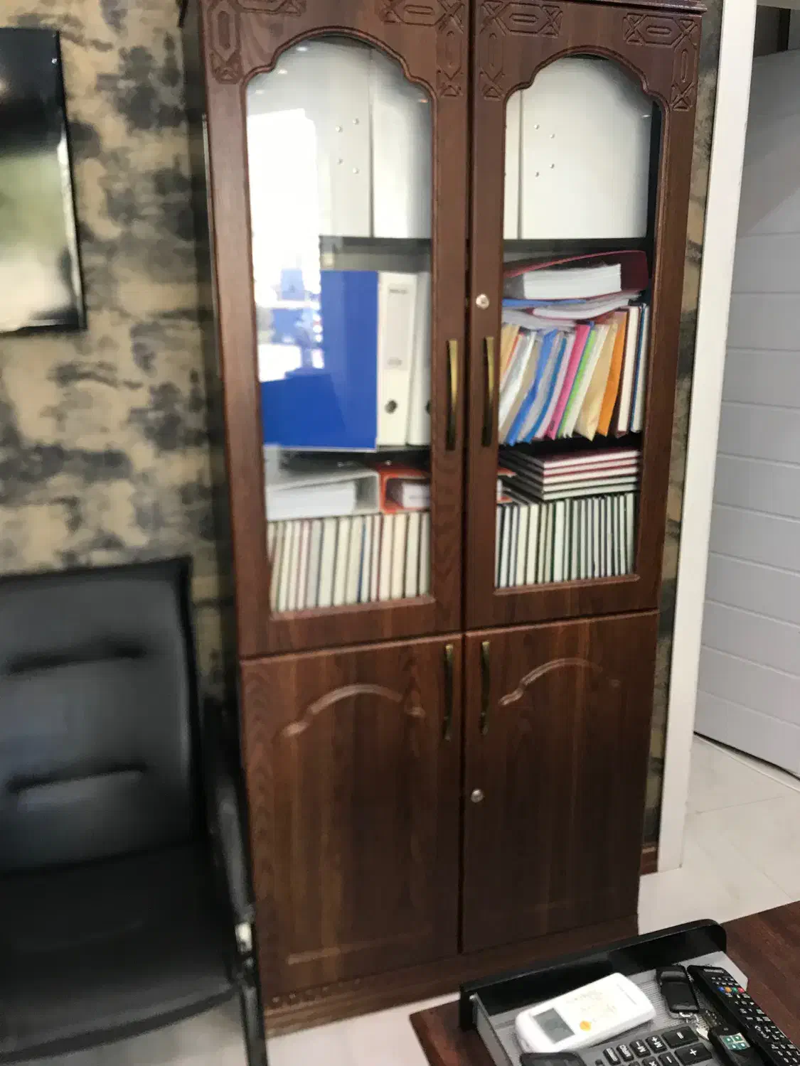 فروش میز مدیریتی و کانتر و فایل و ویترین|مبلمان اداری|کرج, ساماندهی|دیوار