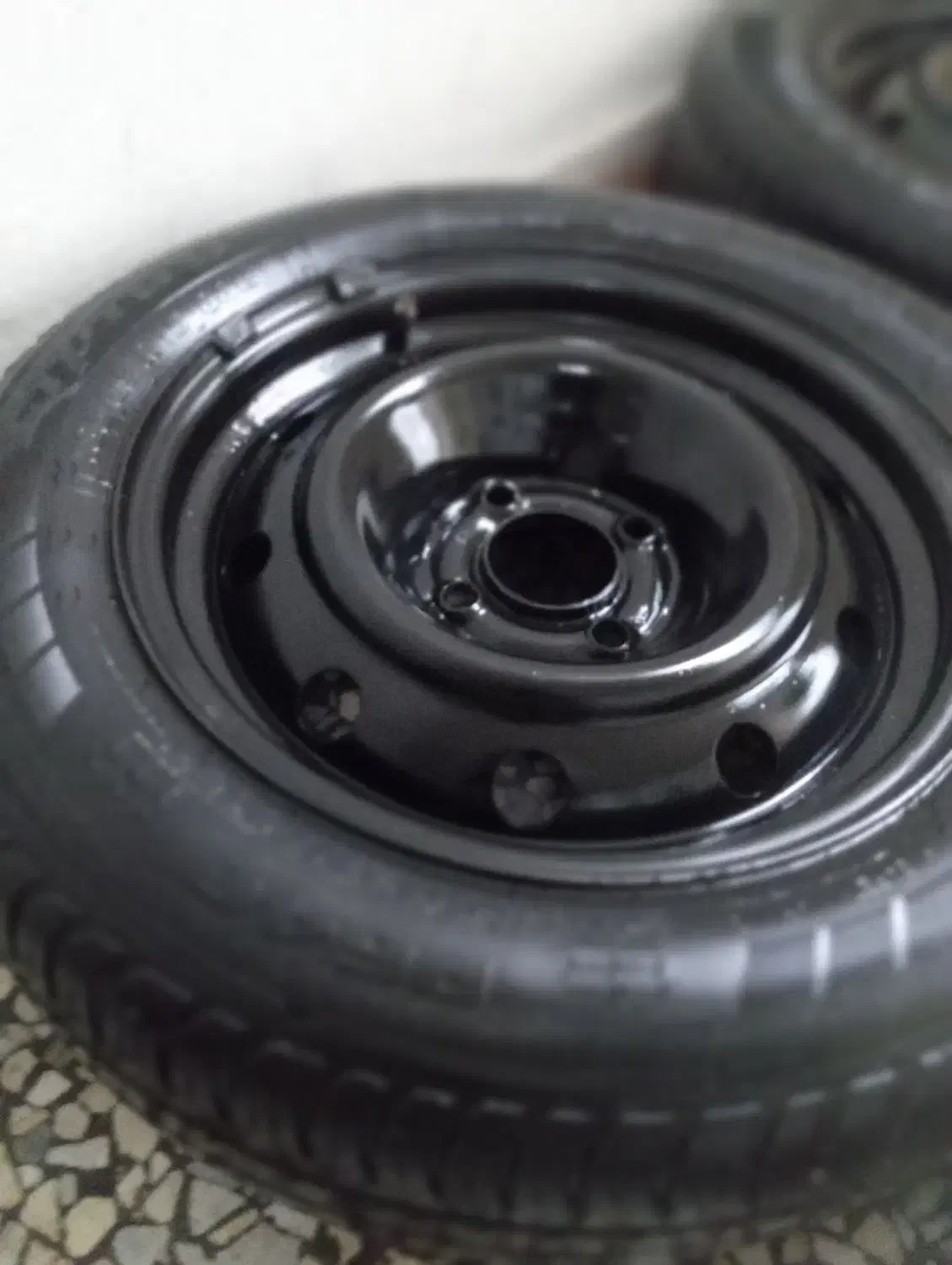 رینگ و لاستیک 15|قطعات یدکی و لوازم جانبی|لاهیجان, کوی زمانی|دیوار