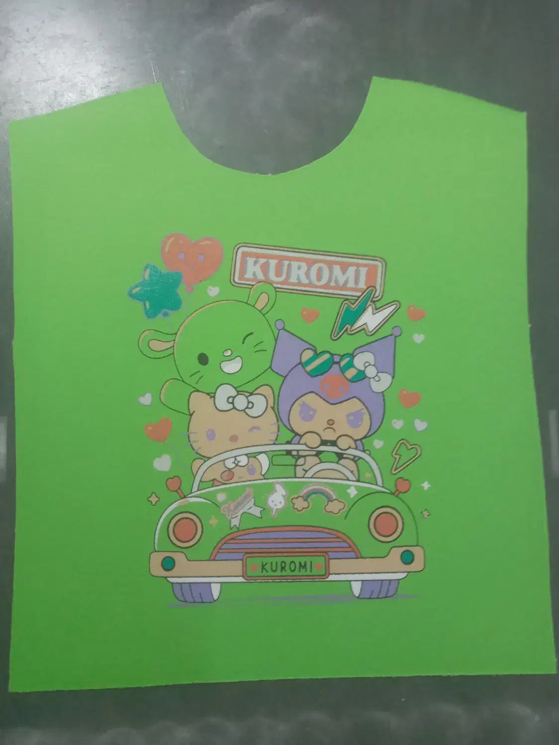 شابلون زن|استخدام هنری و رسانه|رباط‌کریم, رباط‌کریم|دیوار