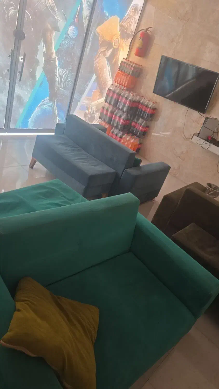 تعدادی وسایل گیم کلاب تلوزیون و مبل و ps4 و ps5|کنسول، بازی ویدئویی و آنلاین|مرودشت, ژیان|دیوار