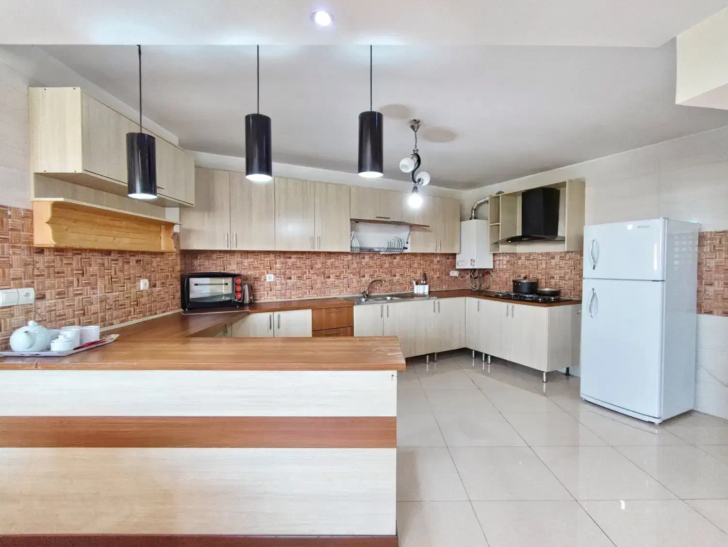 اجاره منزل مبله شیک تمیز عالی|اجارهٔ کوتاه‌مدت آپارتمان و سوئیت|شیراز, فرهنگ شهر|دیوار