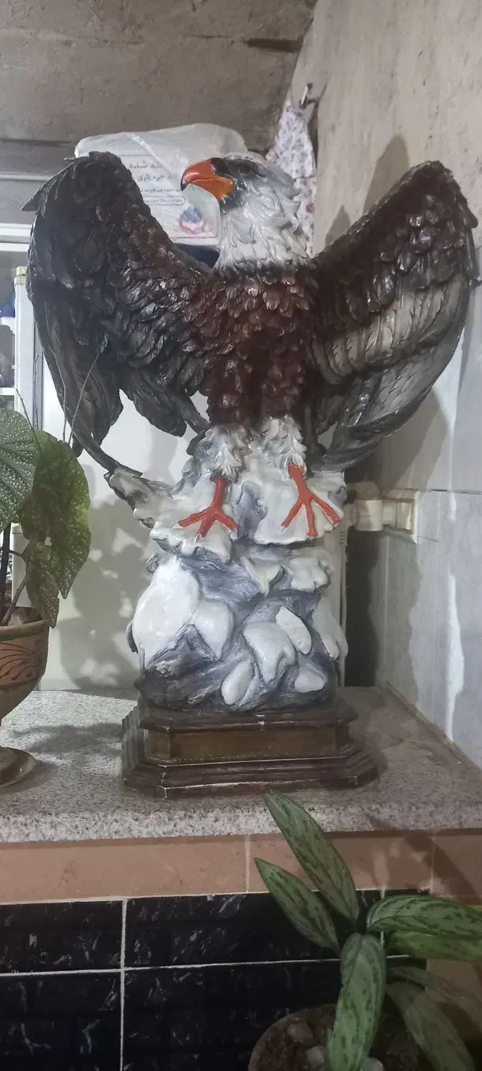 مجسمه عقاب|مجسمه، تندیس، ماکت|قلقل رود, |دیوار