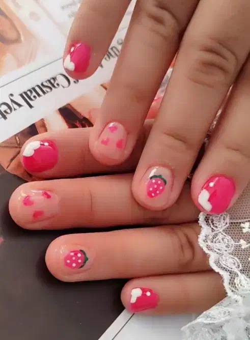 آموزش وانجام خدمات کاشت ناخن و پدیکور پا نوبهار|خدمات آرایشگری و زیبایی|کرمانشاه, |دیوار