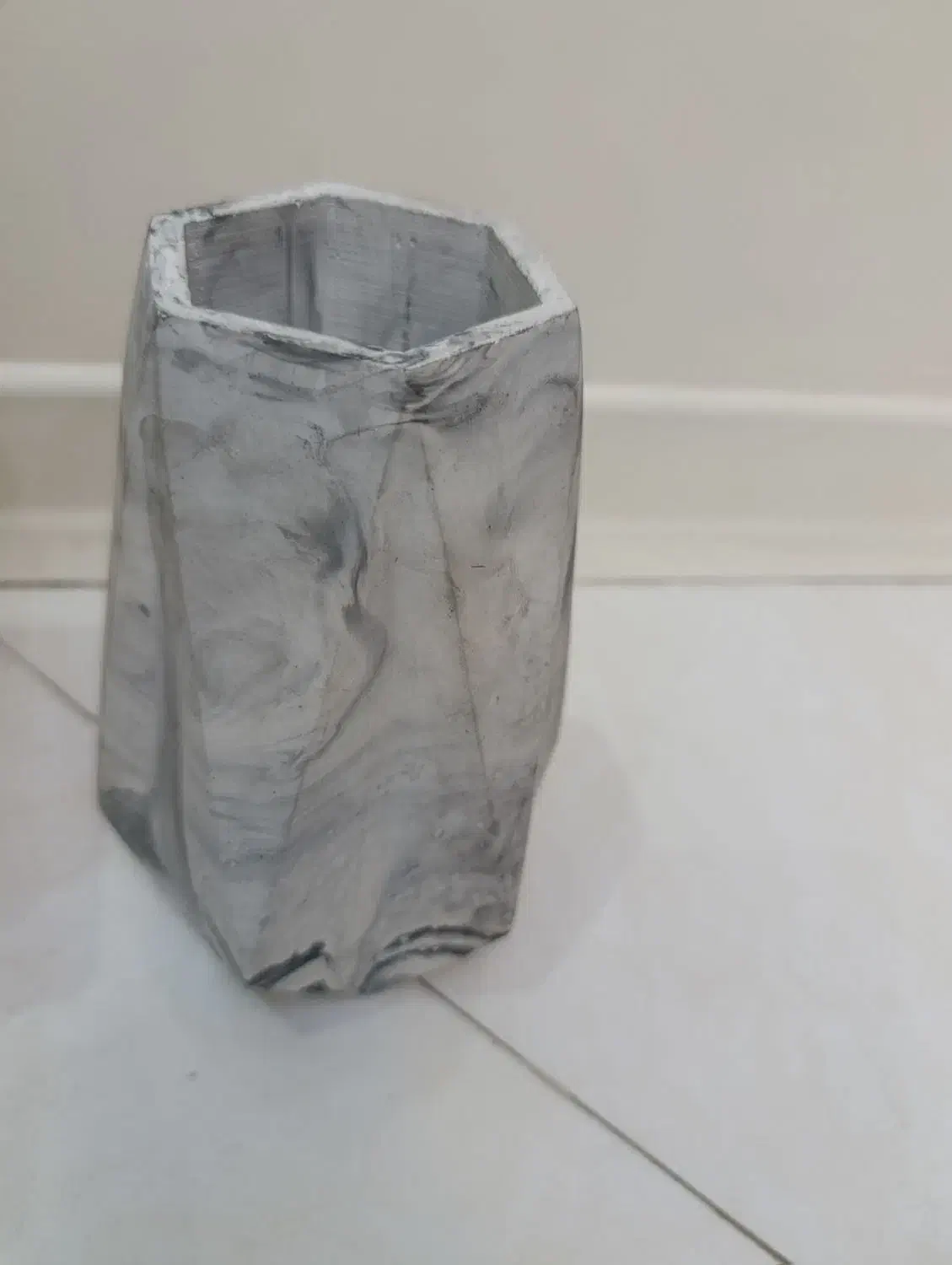 گلدان جنس سنگ‌ مصنوعی نونو آکبند|صنایع دستی و سایر لوازم تزئینی|کرج, شهرک فهمیده|دیوار