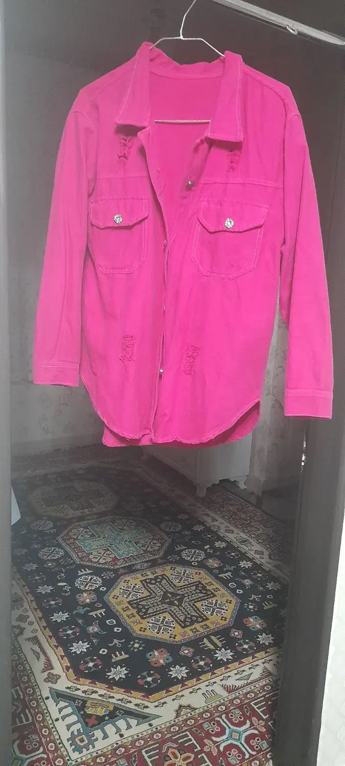 ۲ عدد لباس|لباس|بوئین زهرا, |دیوار