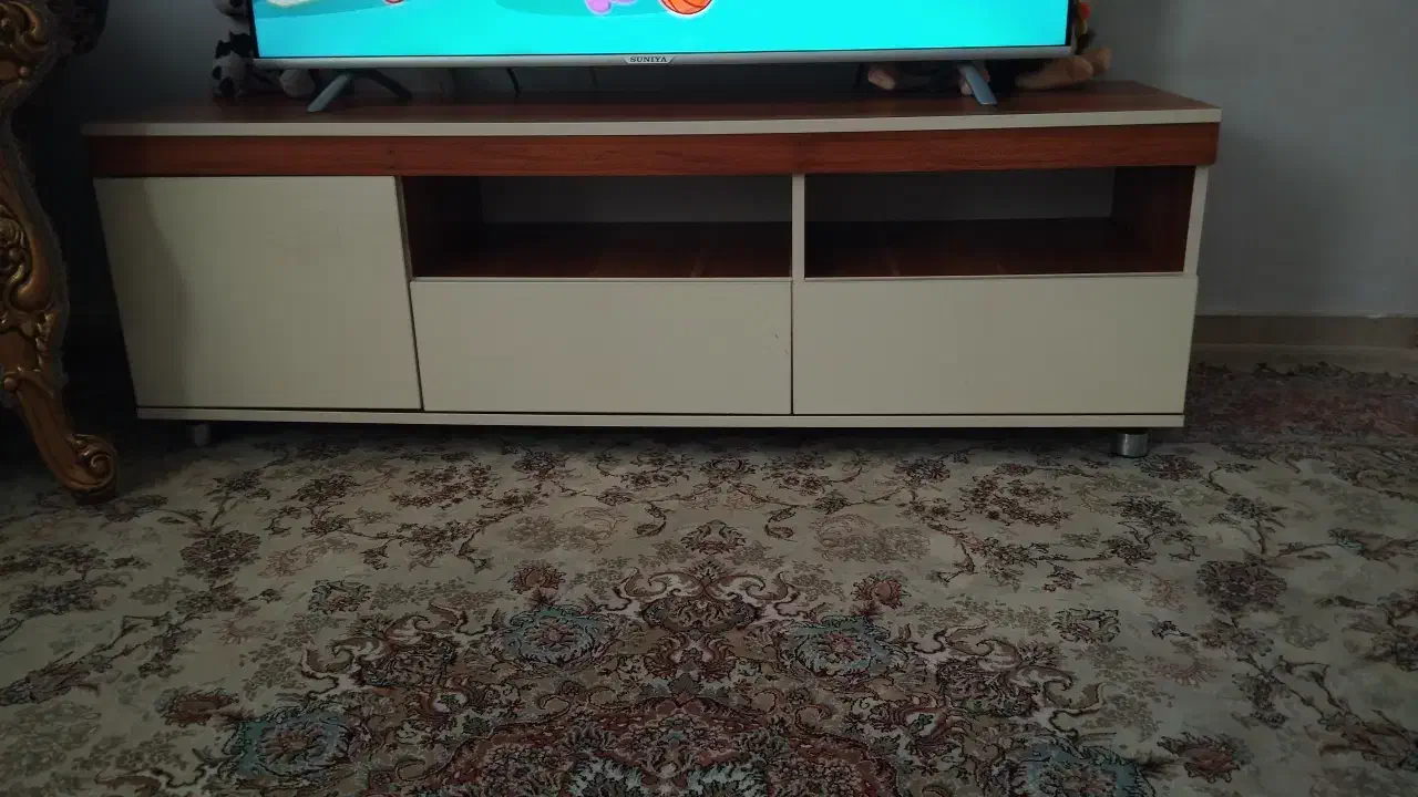 میز تلویزیون|میز تلویزیون|رباط‌کریم, مسکن مهر آبشناسان|دیوار