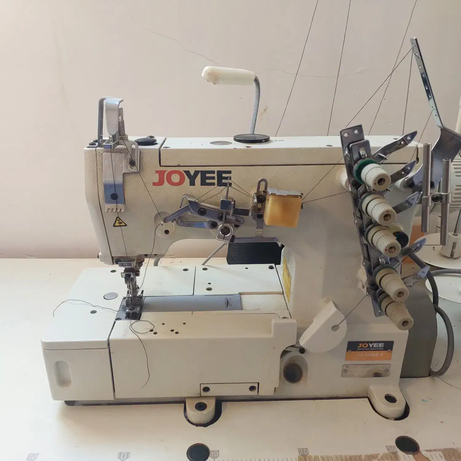 چرخ خیاطی در حد نو|چرخ خیاطی و ریسندگی|اراک, |دیوار