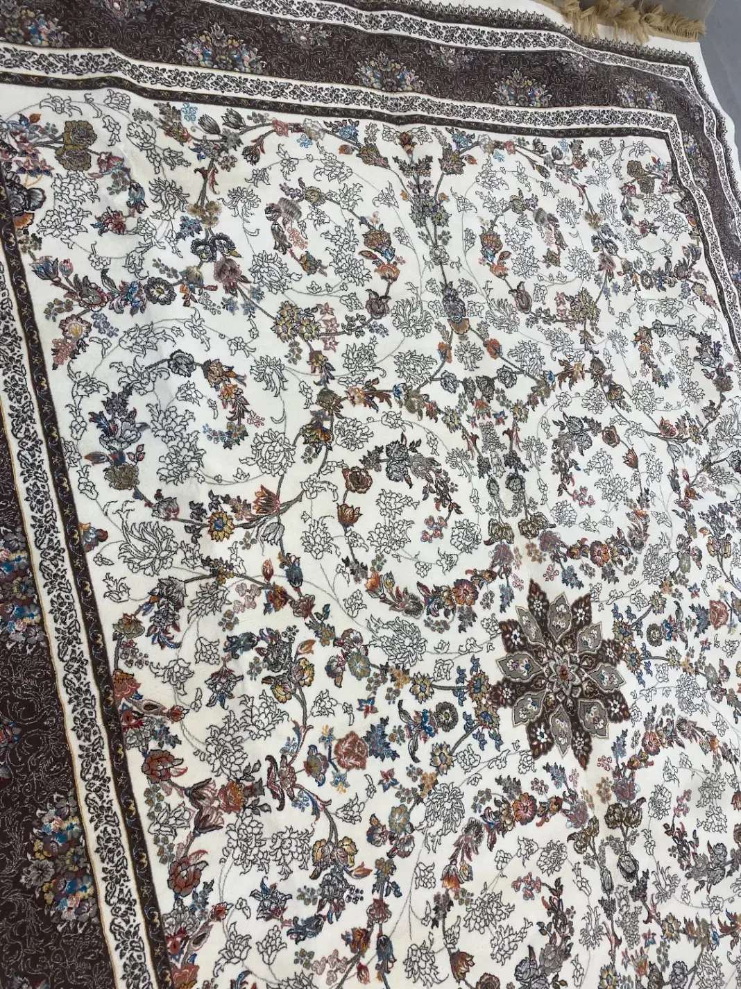 فروش دوعددفرش ۳*4 تراکم ۲۵۵۰ و۷۰۰شانه|فرش|بانه, |دیوار