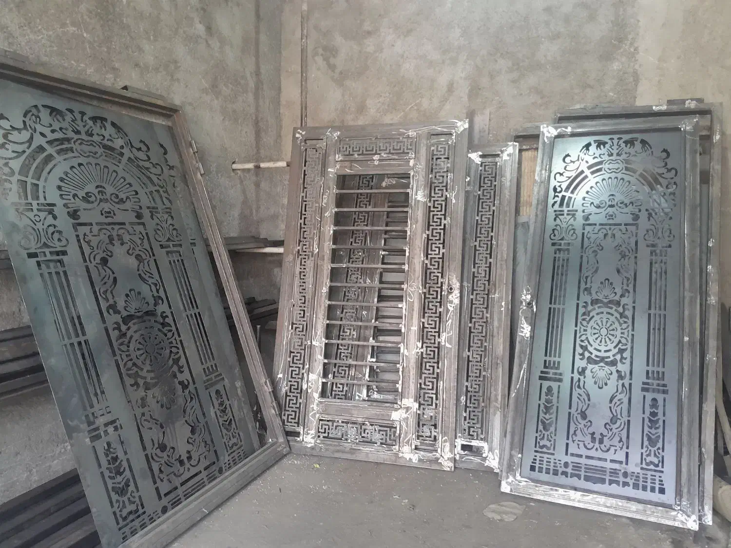 جوشکار سیار ودرب وپنجره ساز حرفه ای|خدمات پیشه و مهارت|خرم‌آباد, |دیوار