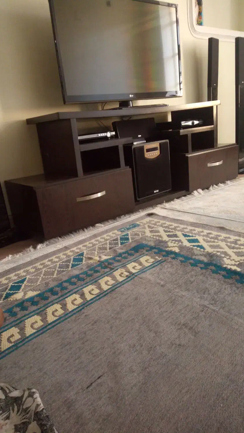 میز تلویزیون تمام ام دی اف و آینه کنسول|میز تلویزیون|شیراز, نصر|دیوار