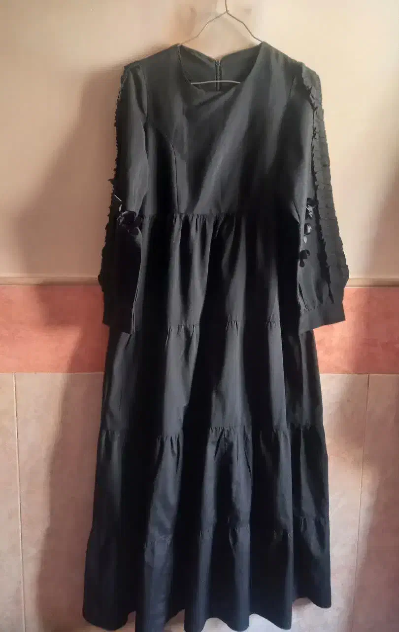 پیراهن بلندمشکی|لباس|قم, نیروگاه|دیوار