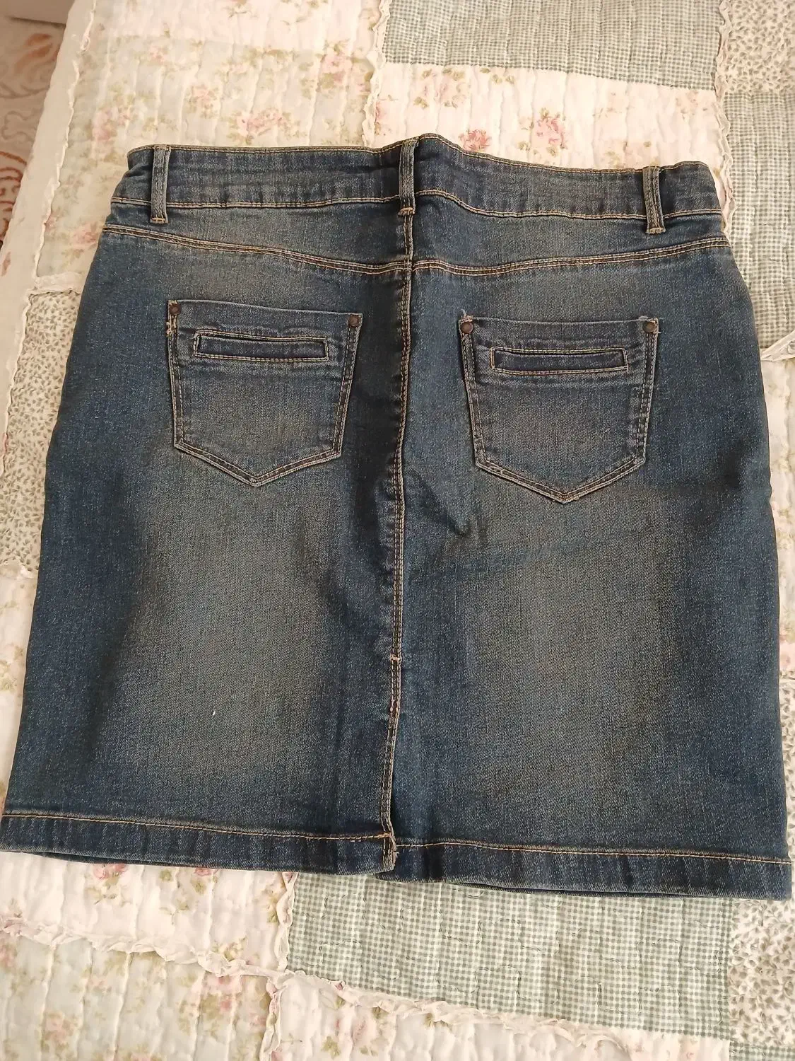 دامن لی|لباس|تهران, اسفندیاری|دیوار