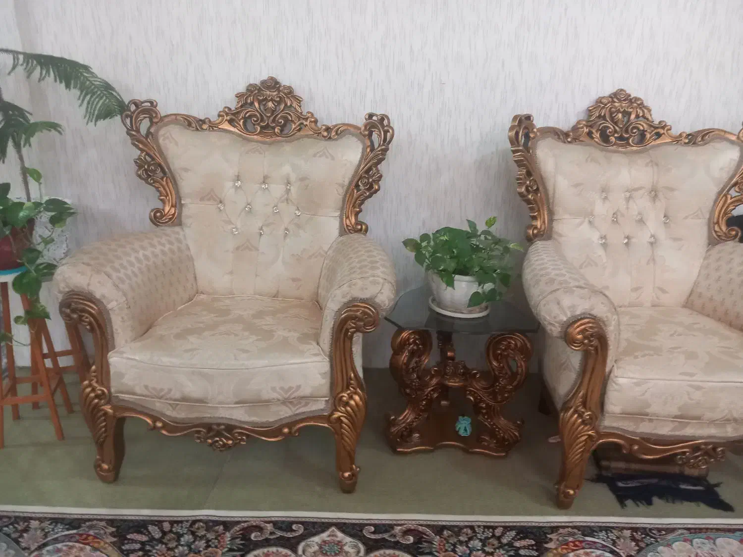 مبل ۹ نفره در حد نو با میز وسط و دو عدد عسلی|مبلمان خانگی و میز عسلی|بابل, |دیوار
