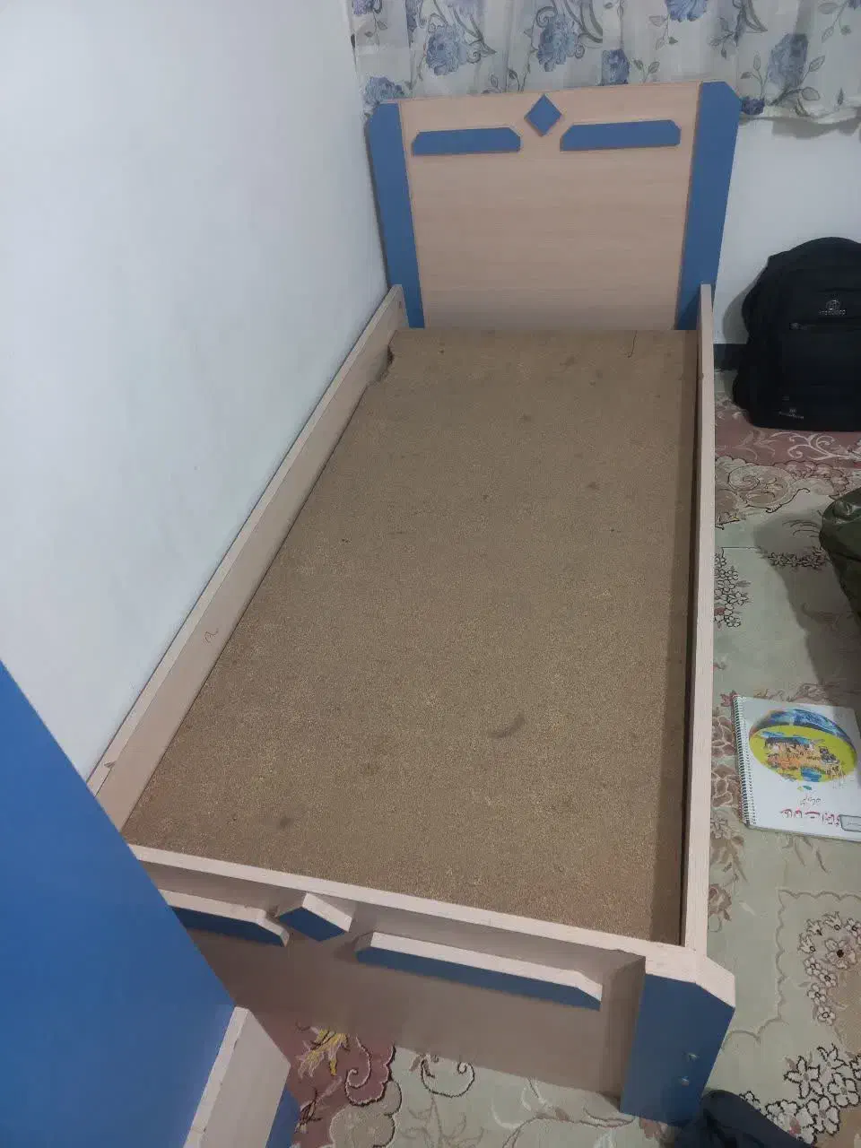 سرویس خواب|تخت و سرویس خواب|شاهین‌شهر, شهرک سایت|دیوار