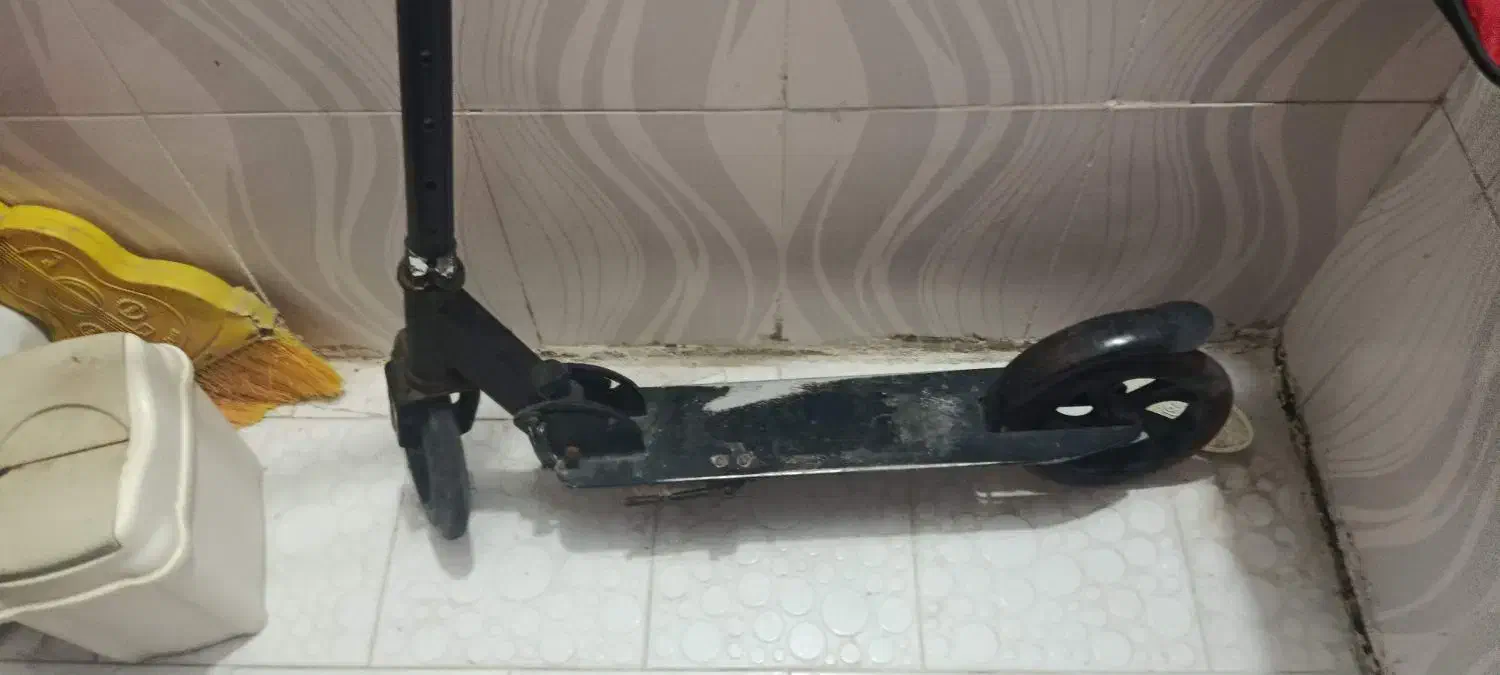 اسکوتر ۷۵۰|دوچرخه، اسکیت، اسکوتر|پرند, فاز ۶|دیوار