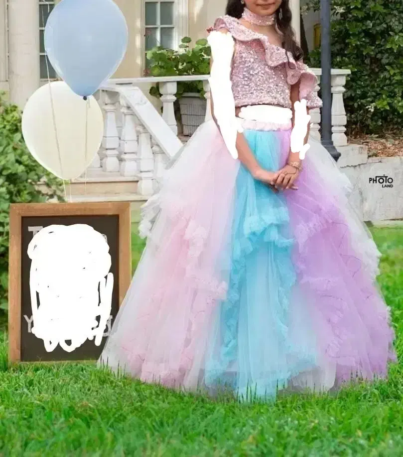 فروش توافقی و فوری لباس دخترانه کودک مناسب ۸تا ۱۰|کفش و لباس بچه|شیراز, باغ تخت|دیوار