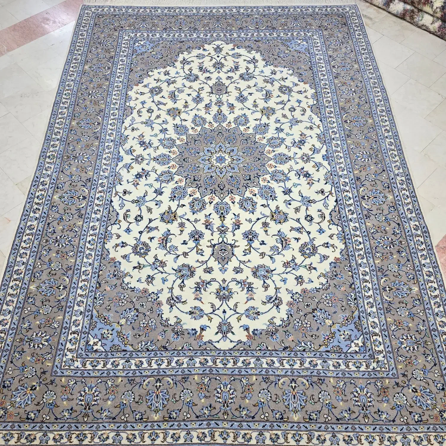 فرش ۹ متری کاشان نو طرح معرفتی/سه‌عدد موجوده|فرش|تهران, شیراز|دیوار