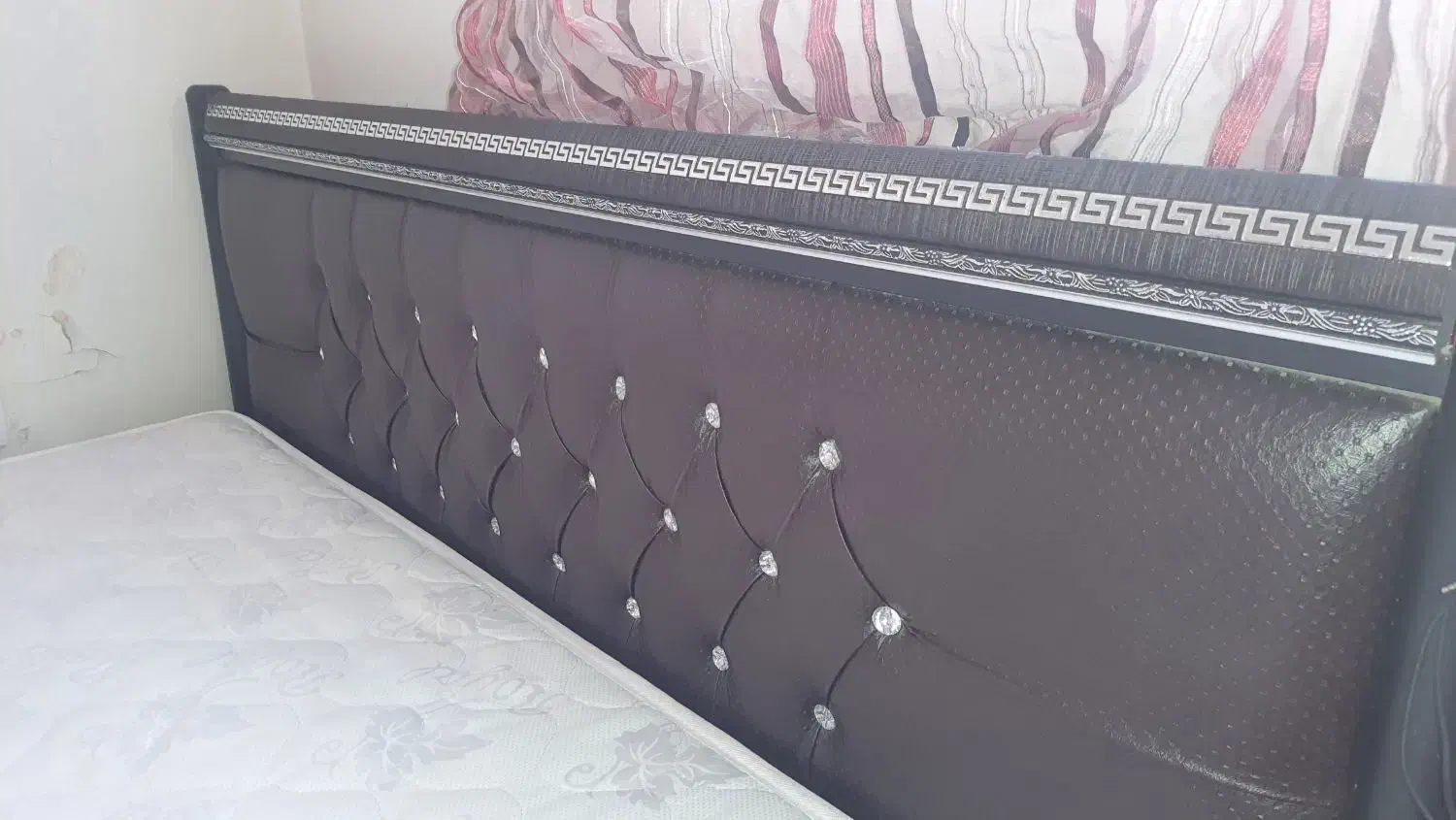 تخت دونفره بزرگ شیک و مدرن با تشک سالم|تخت و سرویس خواب|قرچک, مهدیه|دیوار