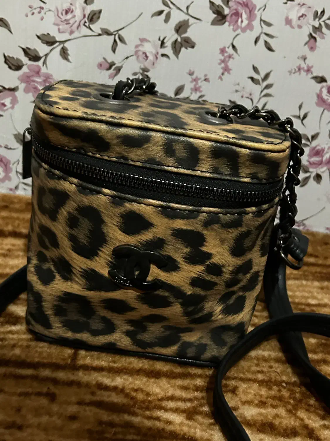 کیف پلنگی|کیف، کفش، کمربند|تبریز, |دیوار