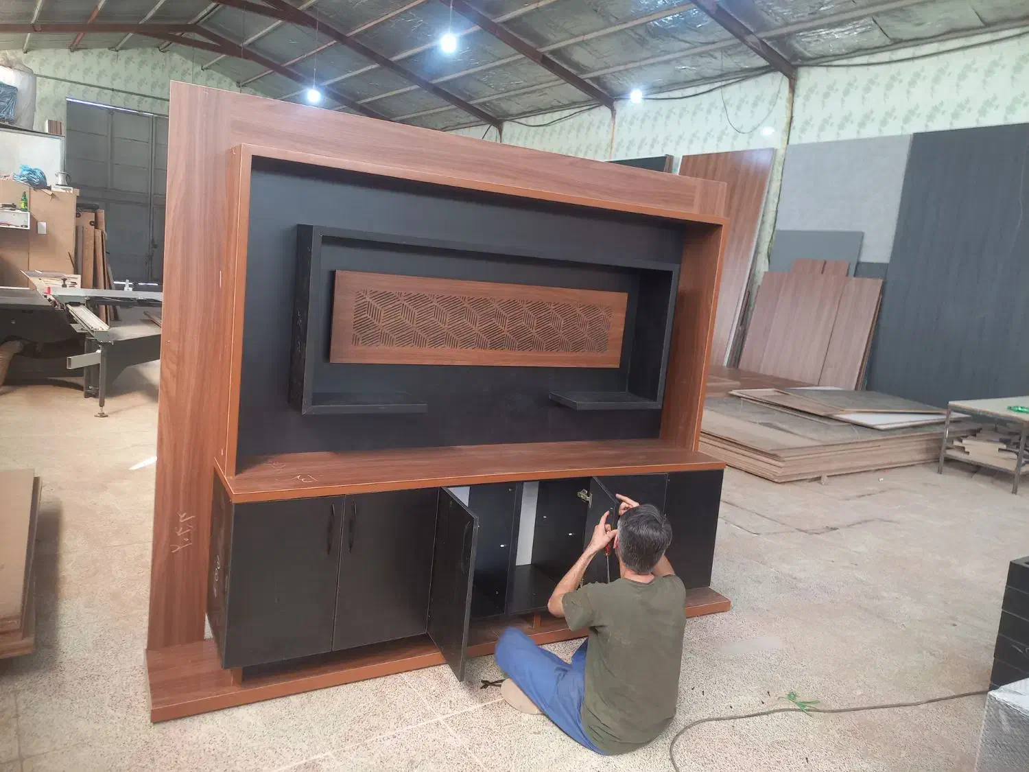 استخدام مونتاژکار ماهر نیمه ماهر وکارگر در طول سال|استخدام صنعتی، فنی، مهندسی|باغستان, |دیوار