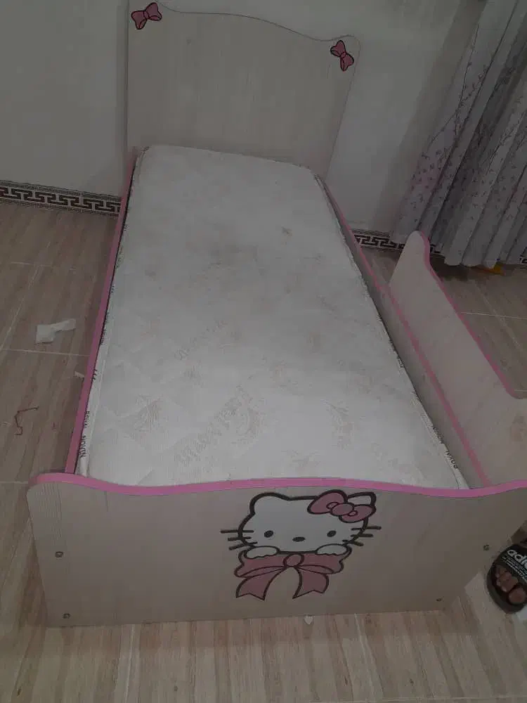 تخت و کمد دخترانه|تخت و سرویس خواب|شریف‌آباد, |دیوار