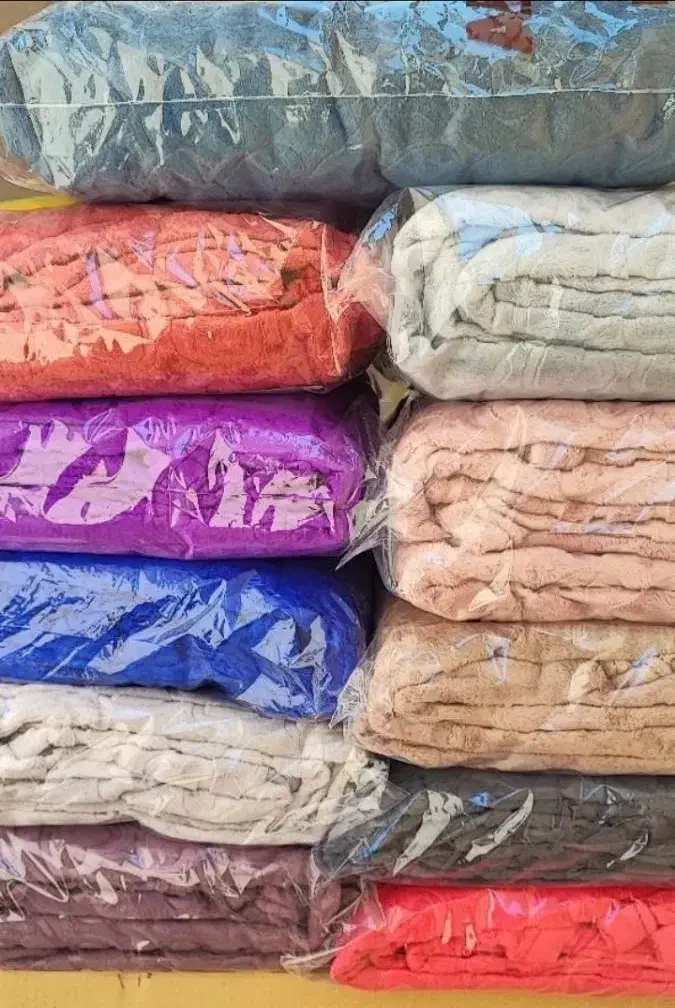 پتو شادیلون|رختخواب، بالش، پتو|رباط‌کریم, رباط‌کریم|دیوار