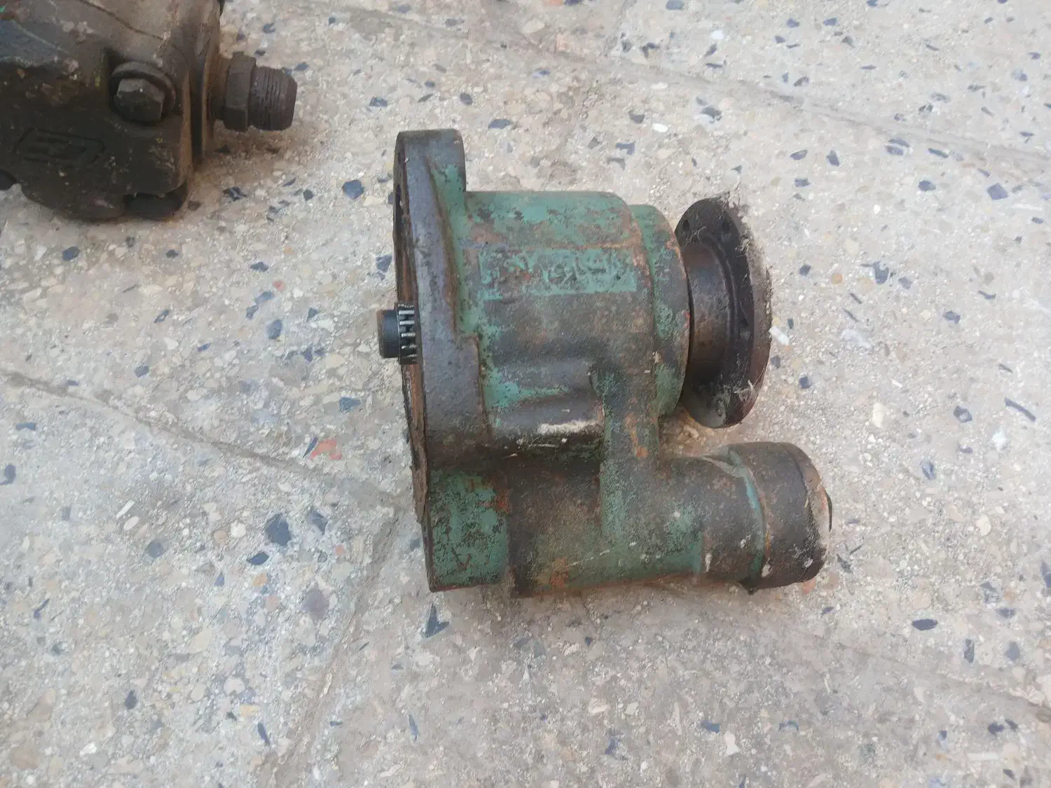 پشت گیربک ولوو|قطعات یدکی و لوازم جانبی|باوی, |دیوار