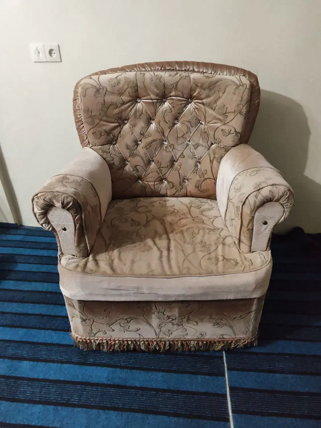 مبل راحتی|مبلمان خانگی و میز عسلی|سلماس, |دیوار