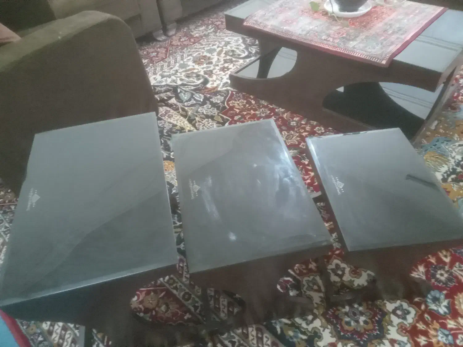 مبل ۷ نفره با میز وسط و سه عدد گل میز|مبلمان خانگی و میز عسلی|بهبهان, |دیوار