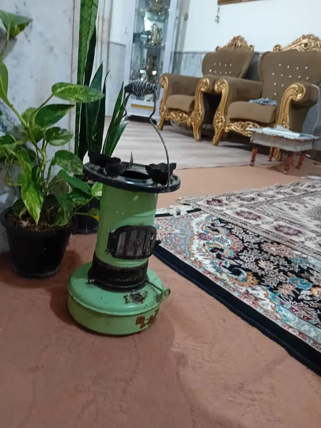 چراغ عتیقه قدیمی صحیح وسالم بدون خرابی|کلکسیون اشیاء عتیقه|آبکوه, |دیوار