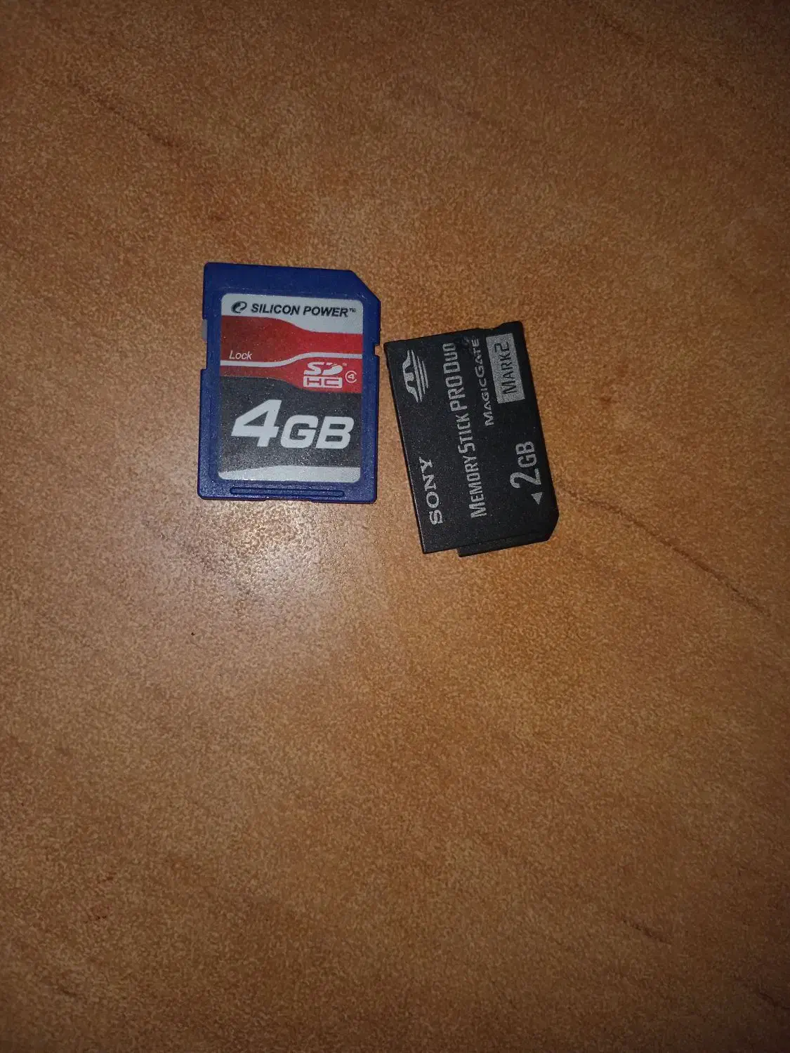 کارت حافظه دوربین معاوضه باپرنده ورادیوضبط|دوربین عکاسی و فیلم‌برداری|مشهد, نوده|دیوار