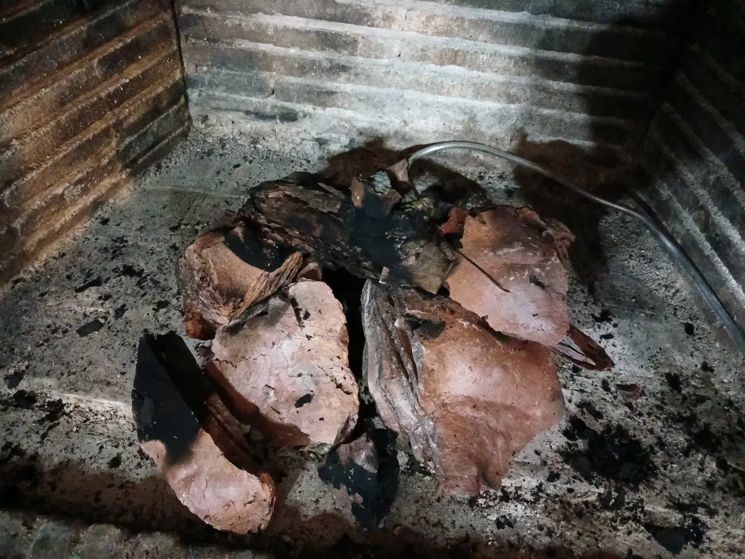 مشعل شومینه بهمراه سنگ های تزیینی|بخاری، هیتر، شومینه|نوشهر, |دیوار