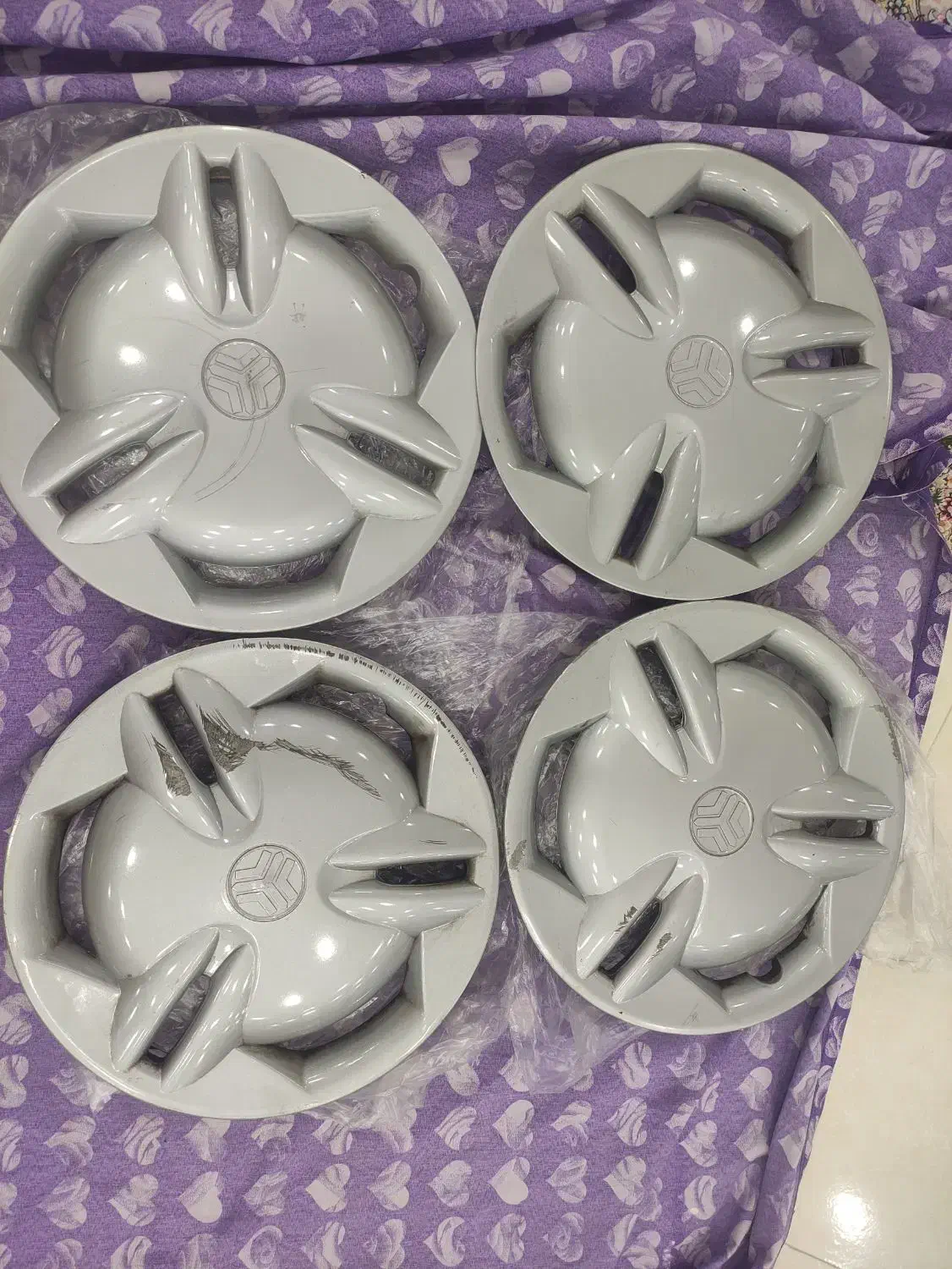 کف پایی . روکش صندلی. قالپاق چرخ پراید(کارکرده)|قطعات یدکی و لوازم جانبی|فردیس, شهرک هفده شهریور|دیوار