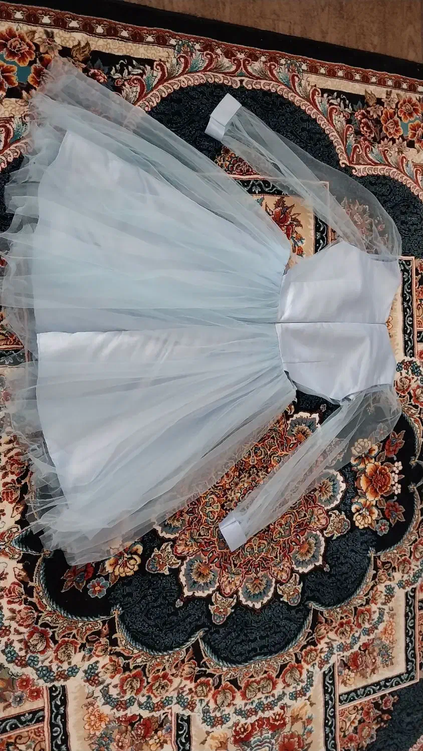 لباس مجلسی|لباس|خوی, |دیوار