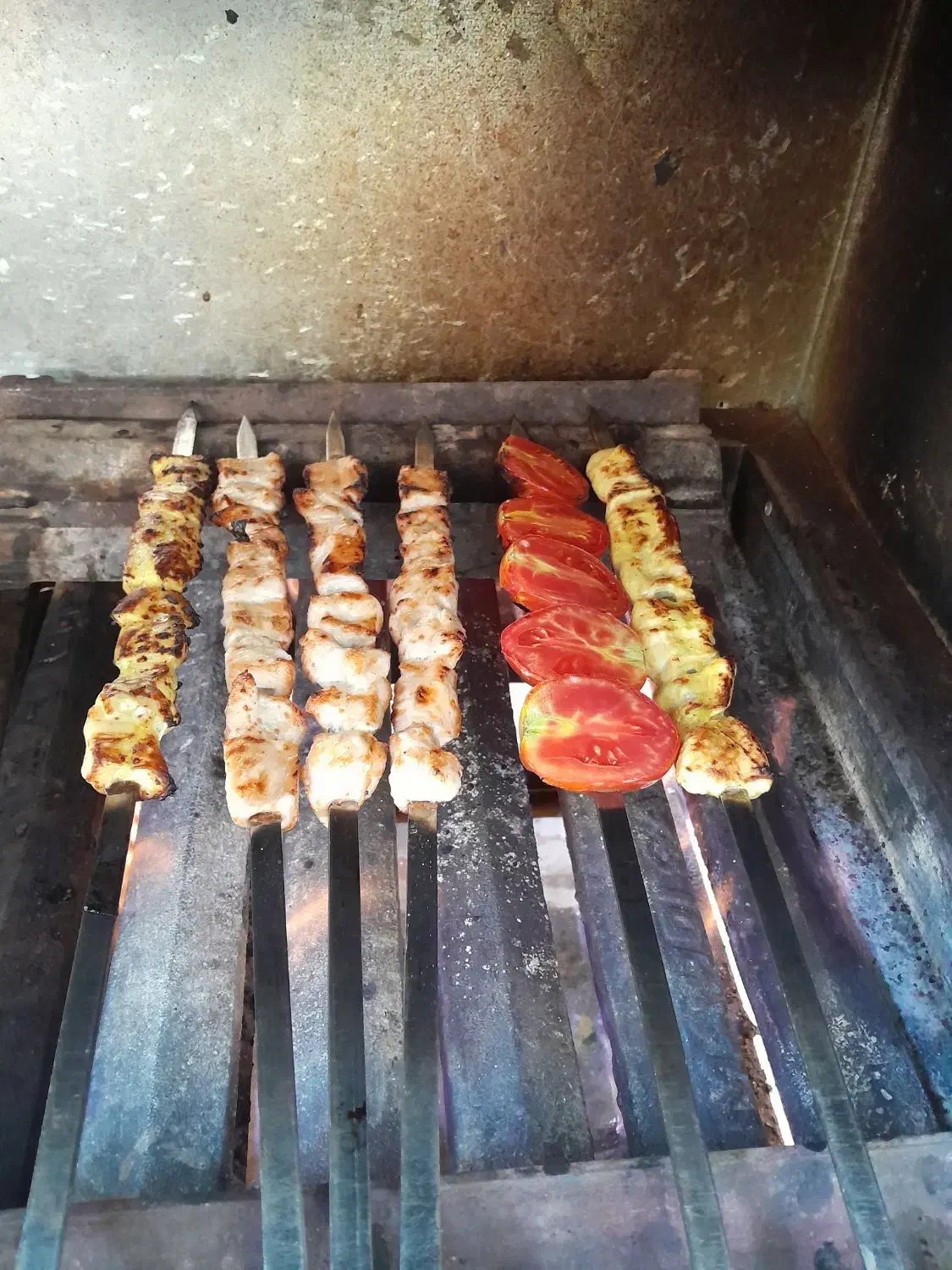 نیروی کار جوان|استخدام خدمات فروشگاه و رستوران|کرمانشاه, |دیوار