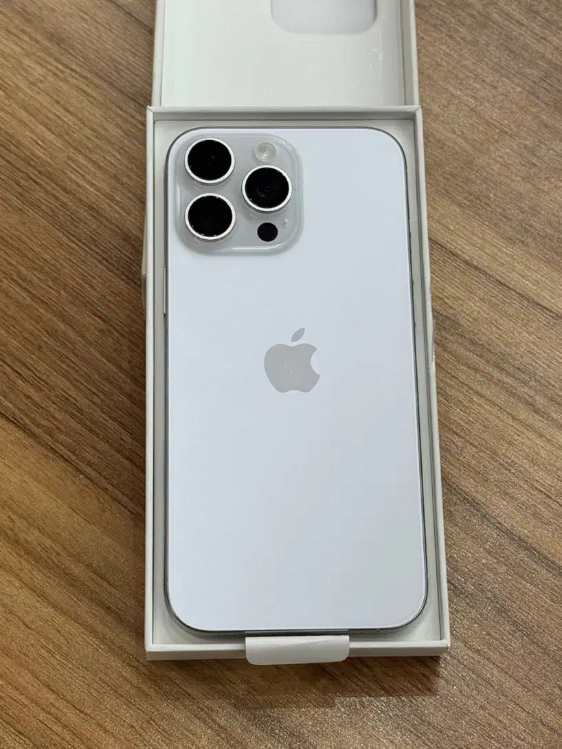 آیفون 16 پرومکس آک|موبایل|بروجرد, |دیوار