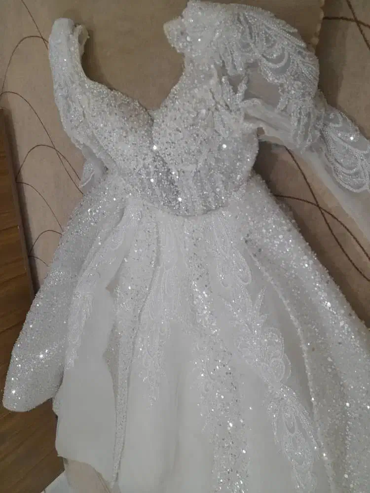 لباس عروس دنباله دار عربی پرکار و شیک|لباس|نجف‌آباد, ویلاشهر|دیوار