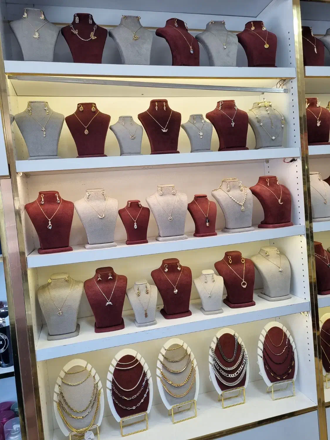 دکور فروشگاهی و لباس زیر|فروشگاه و مغازه|بیرجند, |دیوار