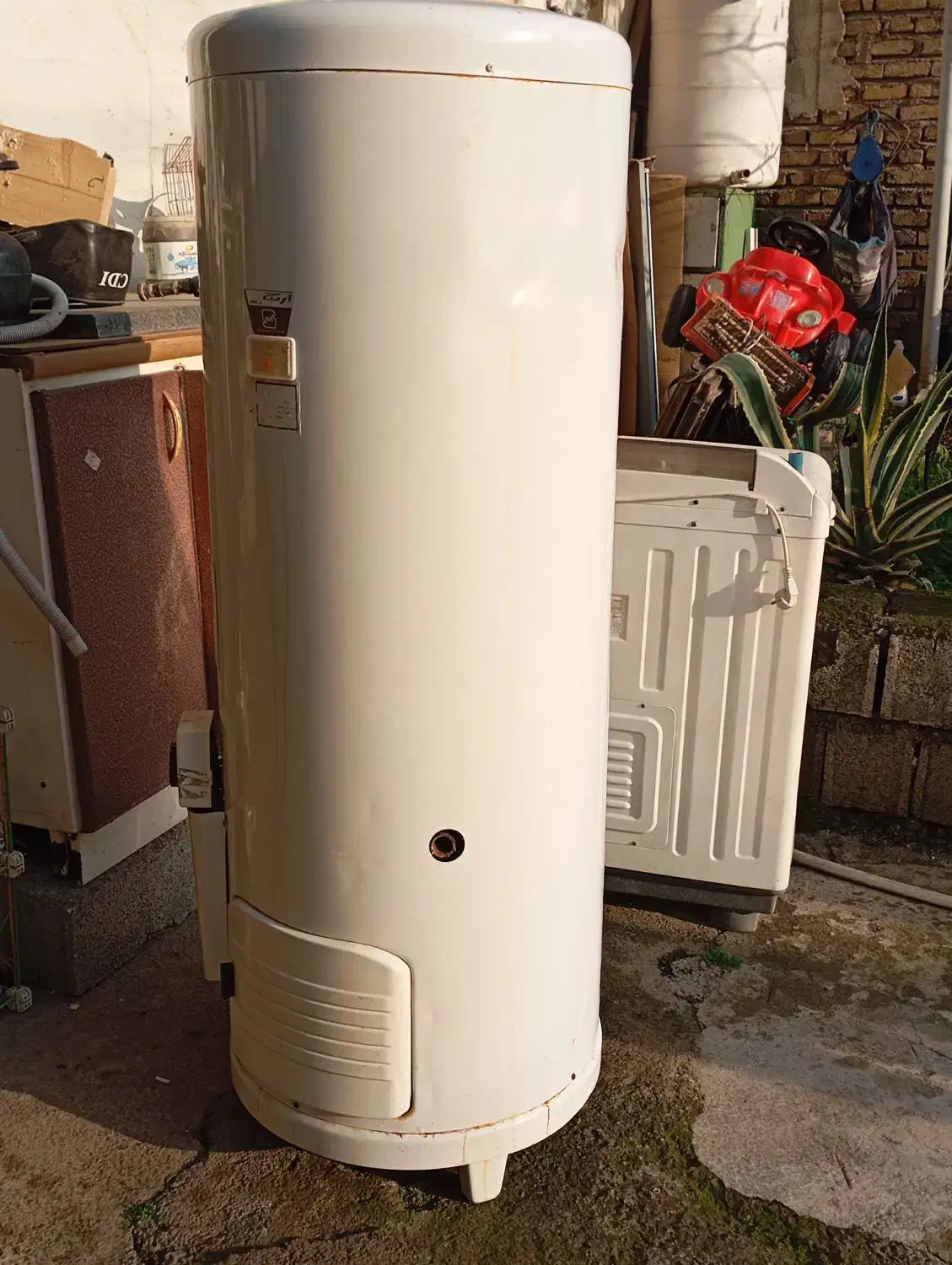 یک عدد آبگرمکن سرپایی نو نو|آبگرمکن، پکیج، شوفاژ|لنگرود, |دیوار