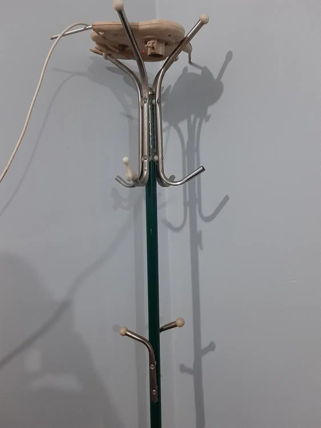 میز تلویزیون میزپذیرایی گلدان چوب لباس2میلیون|مبلمان خانگی و میز عسلی|خرمشهر, |دیوار