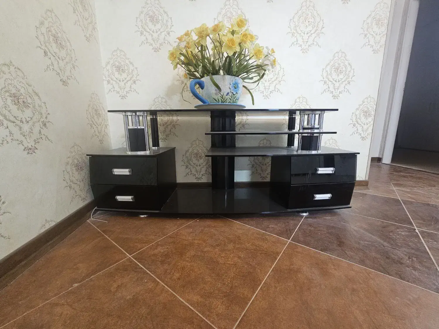 میز تلوزیون به هم راه گلدون|میز تلویزیون|مشهد, چهارچشمه|دیوار