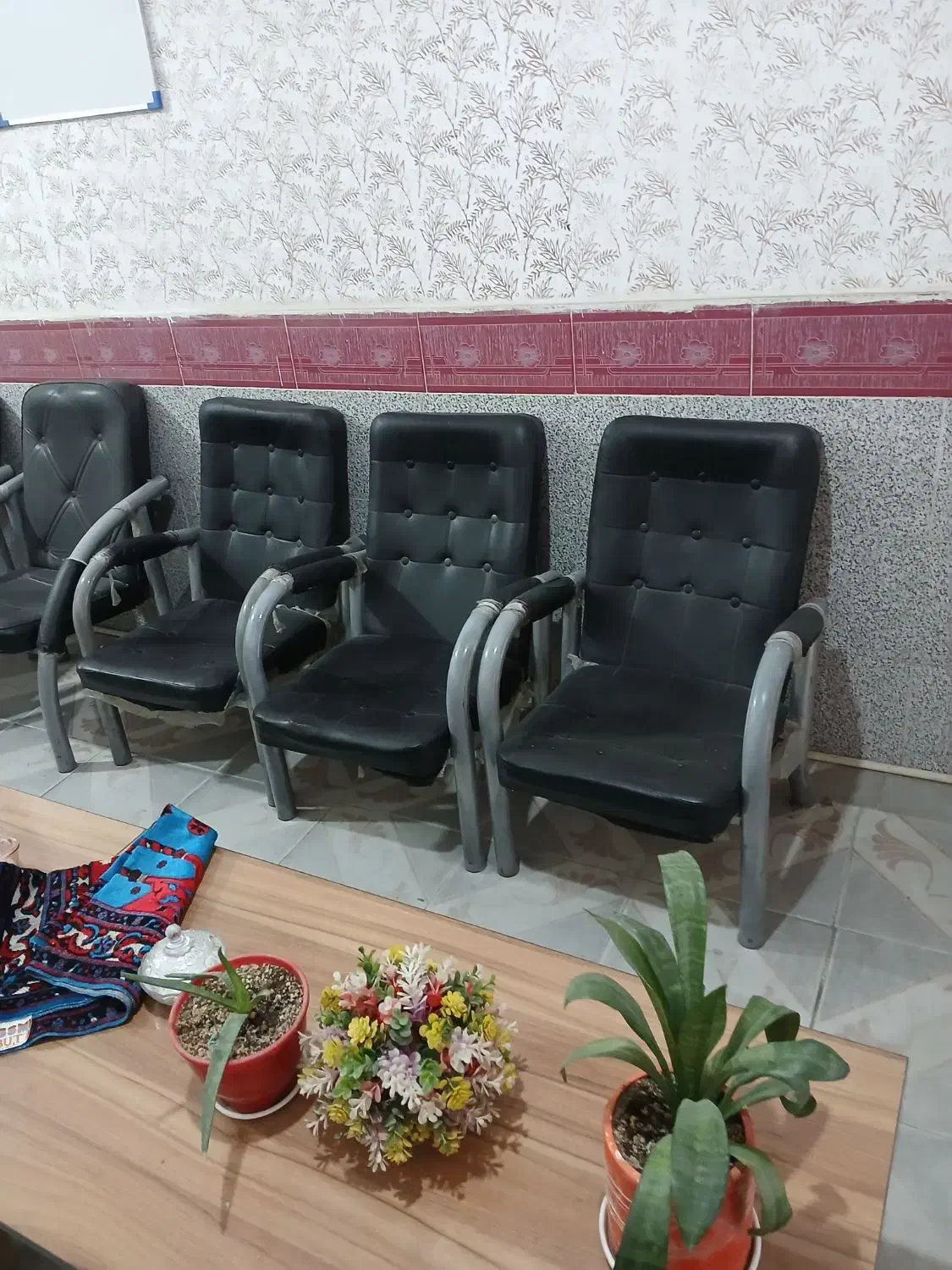 ۶ عدد صندلی|مبلمان اداری|زاهدان, |دیوار