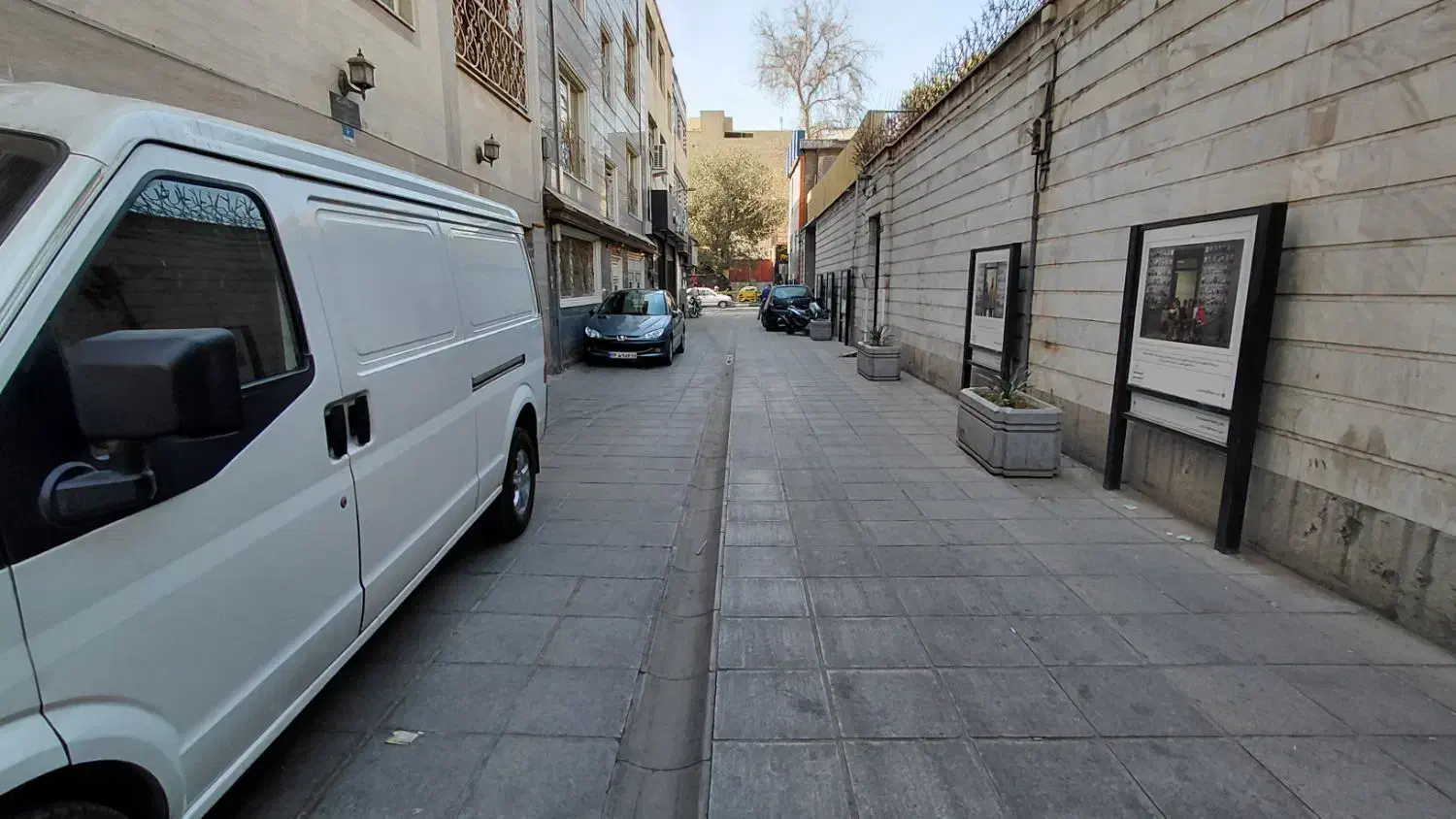 ۳۵۰ متر ،زیر همکف ،جهت انباری|اجارهٔ مغازه و غرفه|تهران, منیریه|دیوار