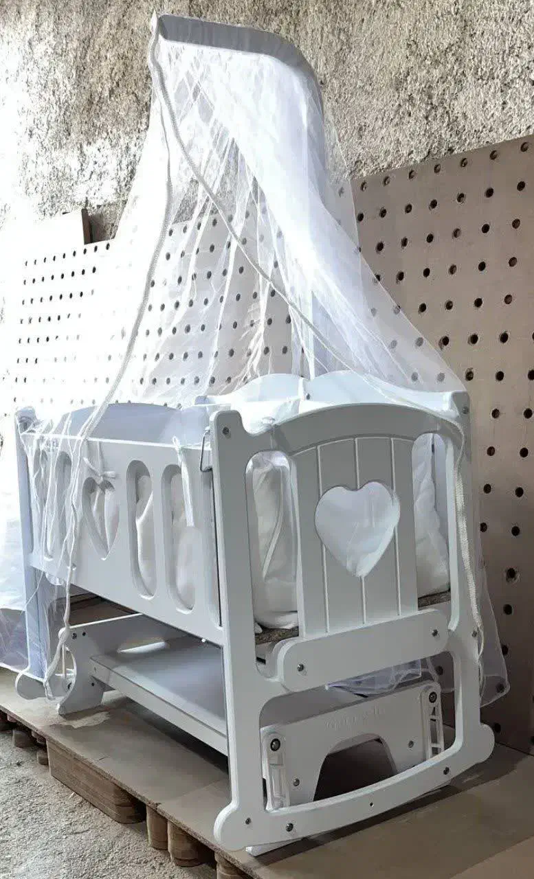 گهواره کنار مادر مدل قلب- دارای سرویس خواب|تخت و صندلی بچه|زابل, |دیوار