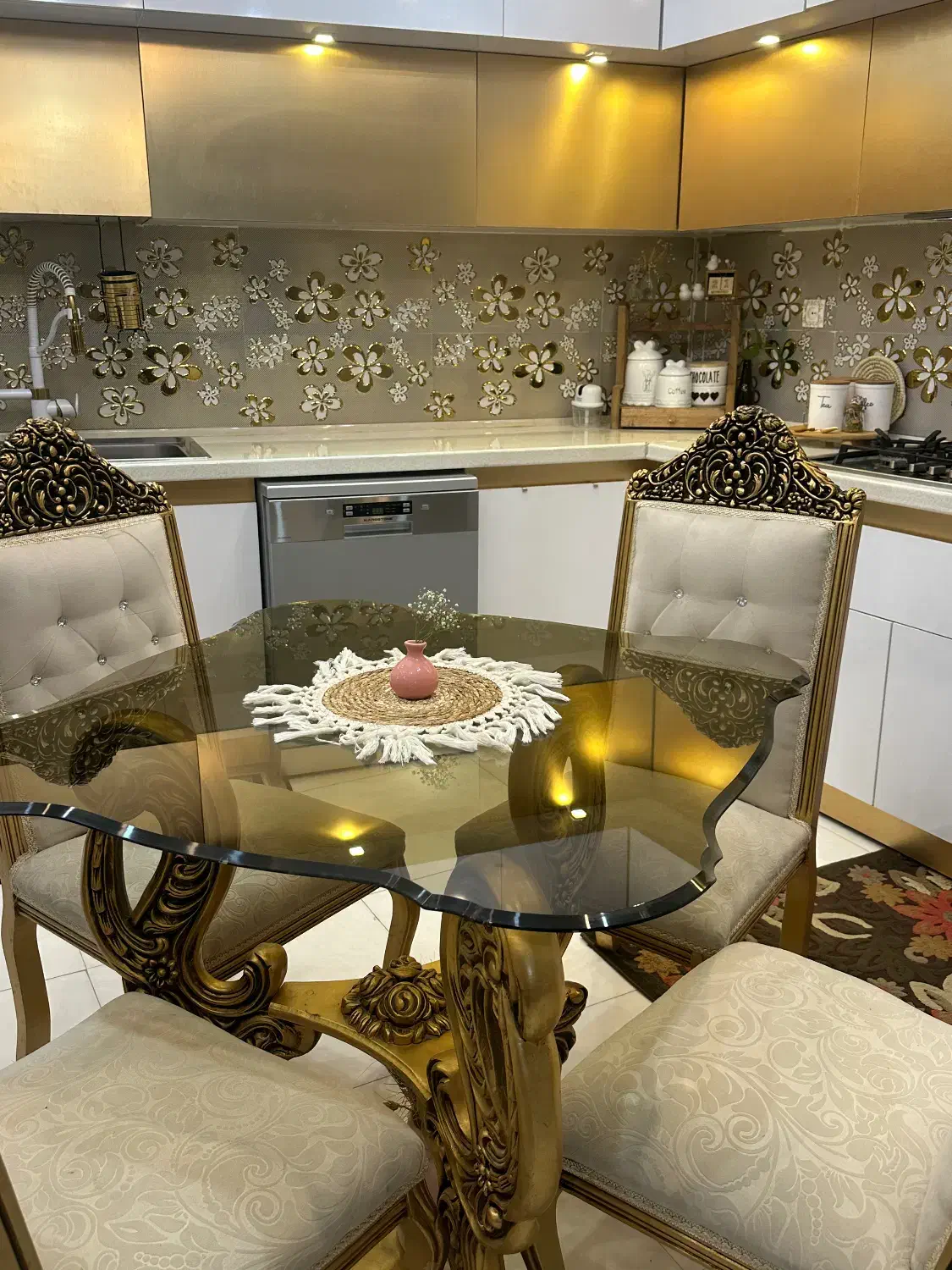 فروش مبل و میز نهار خوری|مبلمان خانگی و میز عسلی|تربتحیدریه, مظفریه|دیوار