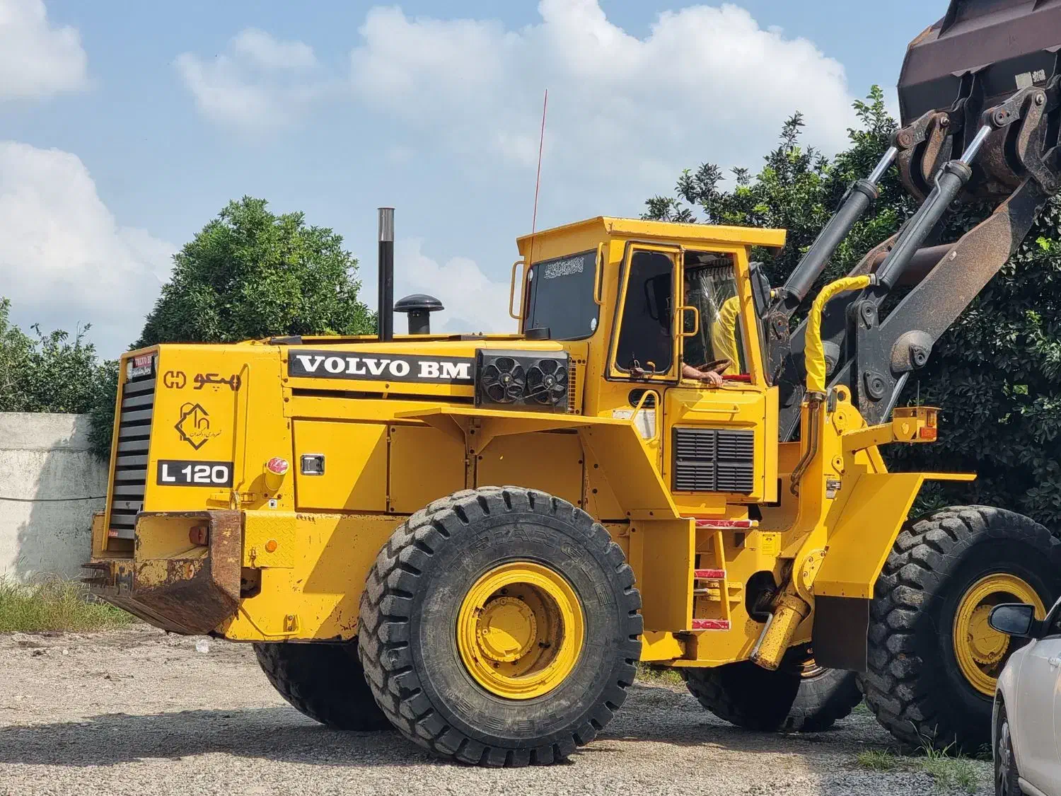 لودر ولوو L120 نمایشگاه غیوری|خودرو سنگین|تهران, آجودانیه|دیوار