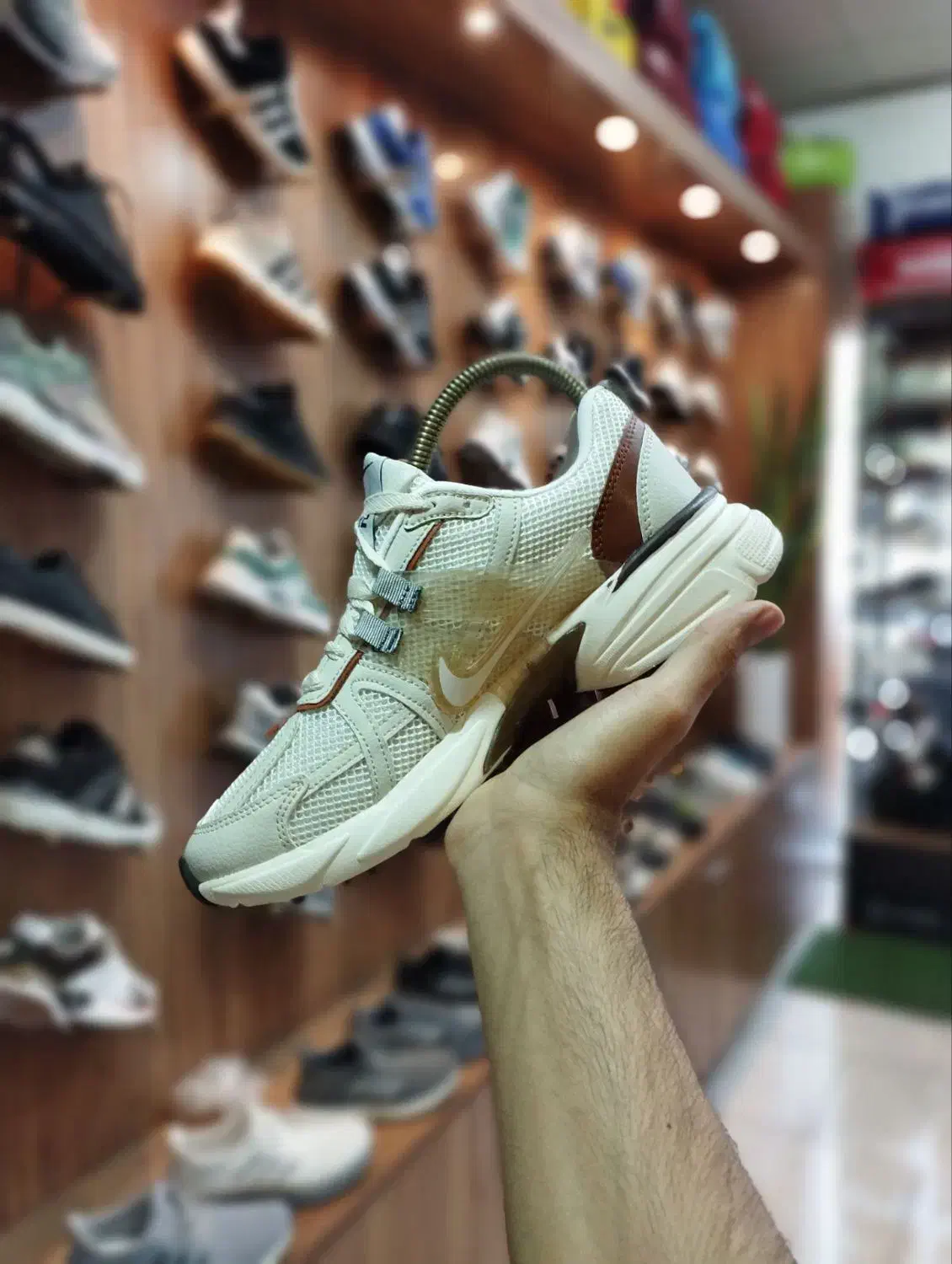 کفش و کتونی نایک وی تو کی nike v2k بسیار پرطرفدار|کیف، کفش، کمربند|گرگان, |دیوار