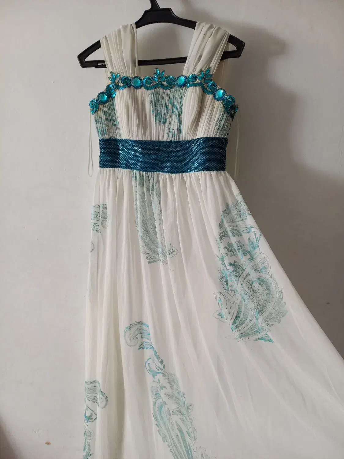 تعداد زیادی لباس و پالتو|لباس|ملایر, |دیوار